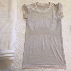 Lululemon Women’s Swiftly Tee Size 4